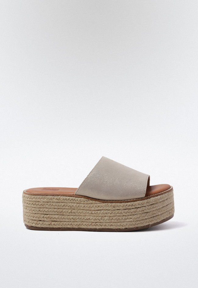 Sandalia mujer de plataforma en esparto con tira ancha color platino brillante | Marca VAS bonna 24