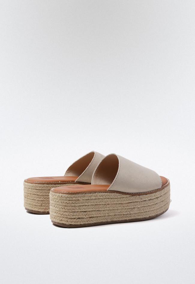 Sandalia mujer de plataforma en esparto con tira ancha color platino brillante | Marca VAS bonna 24