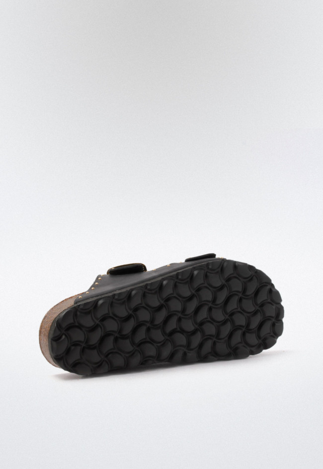 Sandalia negra tipo bio con doble hebilla y tachas decorativas | Estilo y confort diario | VAS 13843