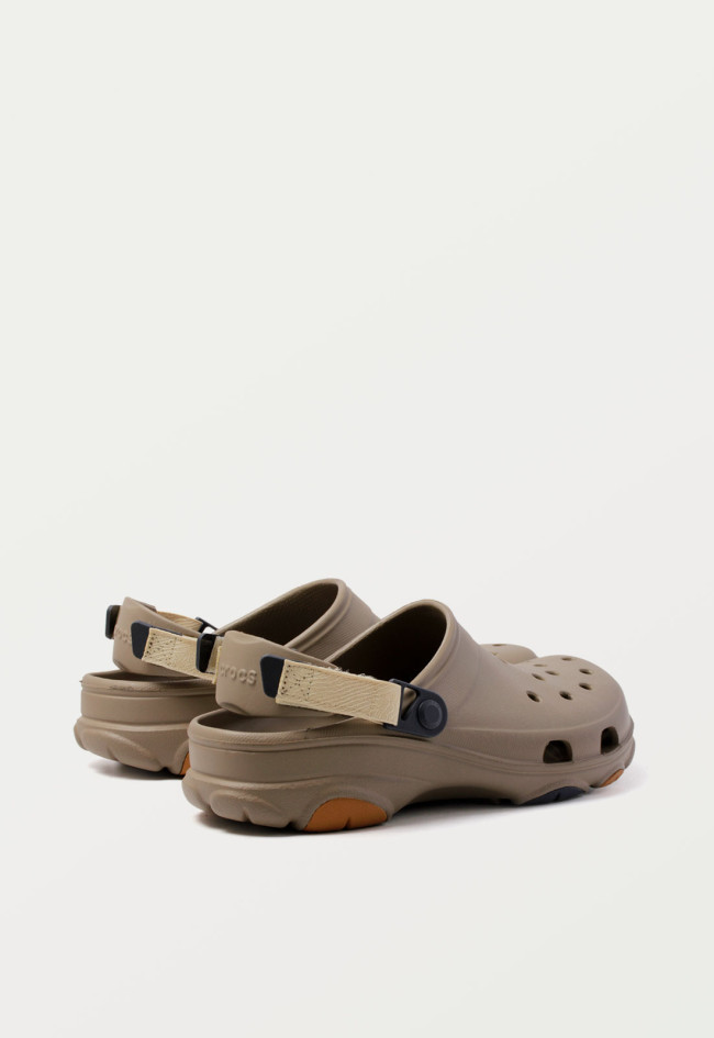 Zueco de hombre kaki CROCS 206340 classic all terrain clog