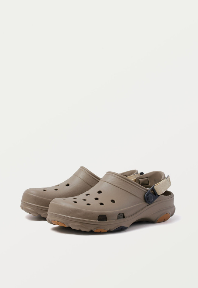 Zueco de hombre kaki CROCS 206340 classic all terrain clog