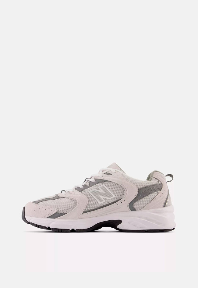 Deportivo de hombre gris New Balance mr530cb