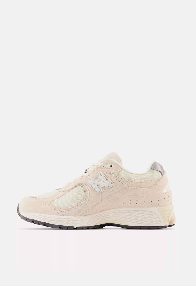 Deportivo de mujer beige New Balance m2002rcc