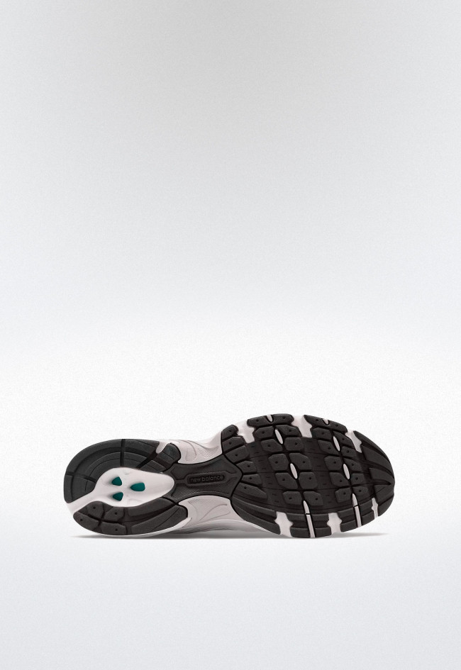Deportivo de mujer blanco New Balance mr530ema