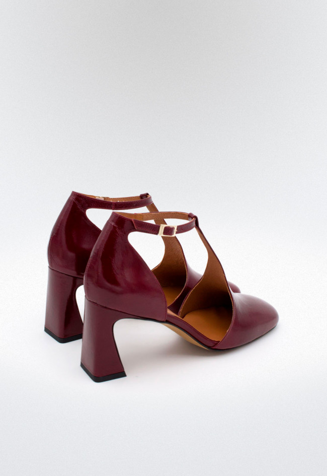 Zapato de mujer burdeos Alarcón 23594-303a