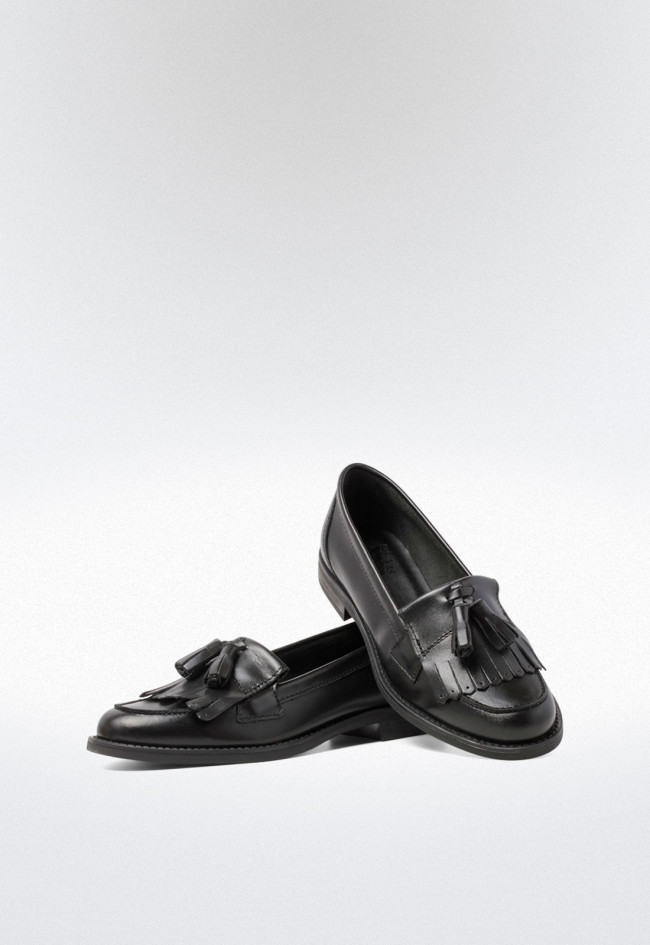 Zapato mocasín con borla de mujer negro VAS 1110