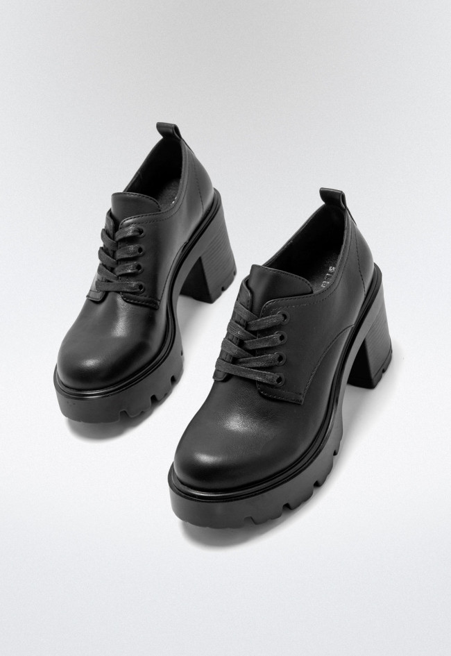 Zapato plataforma de mujer negro Mustang 53328