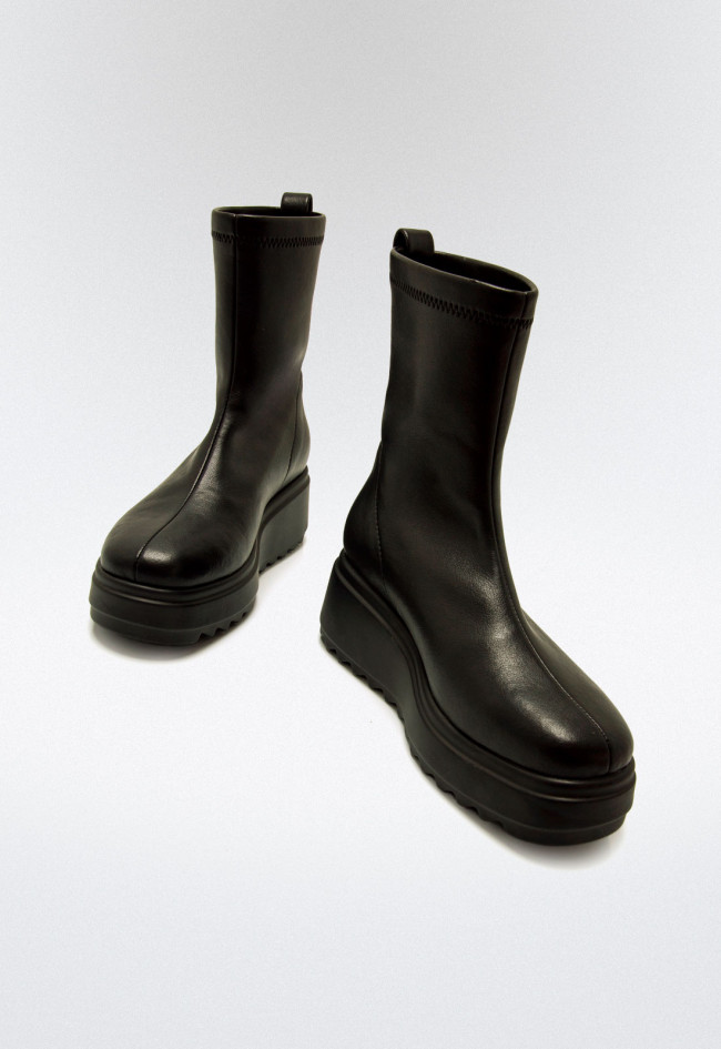 Botín plataforma de mujer negro Mustang 59571