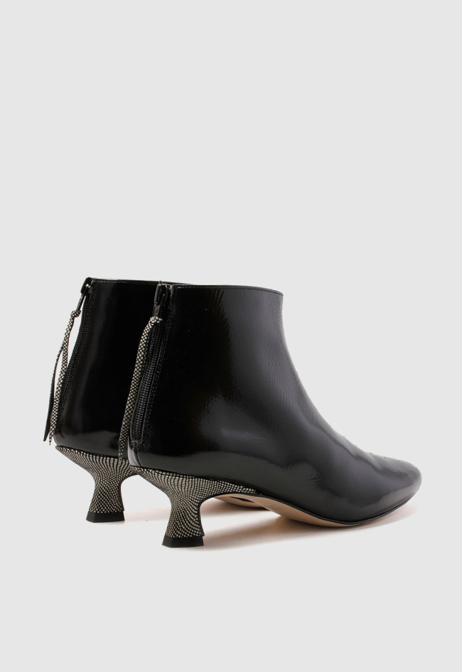 Botín tacón y tachas de mujer negro Glo retro t4