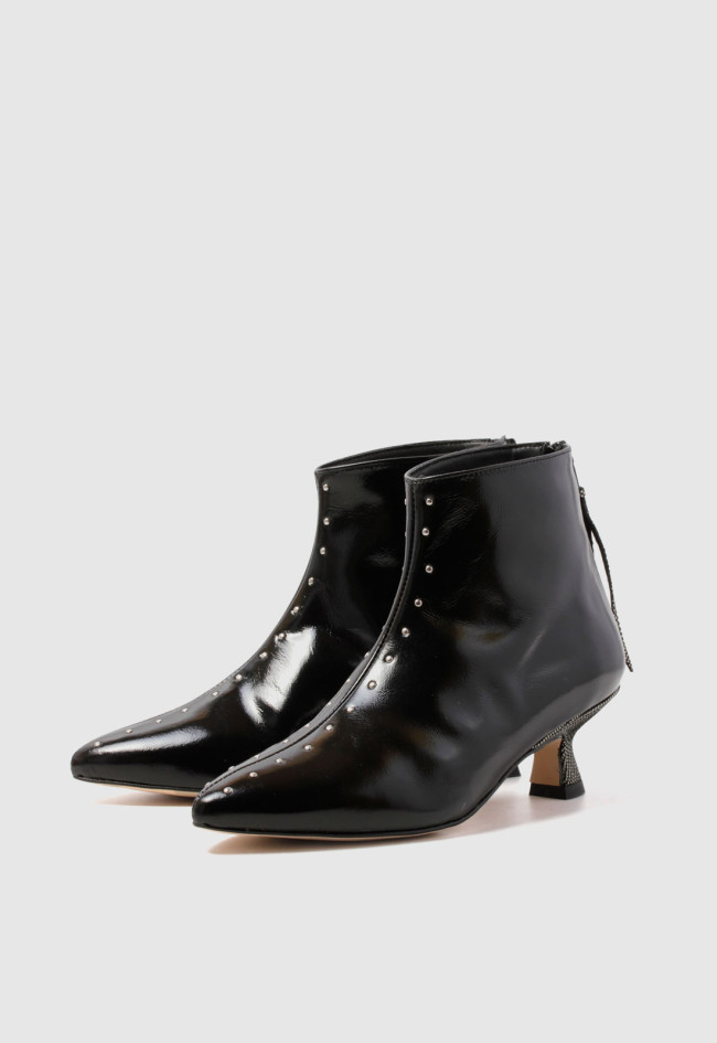 Botín tacón y tachas de mujer negro Glo retro t4