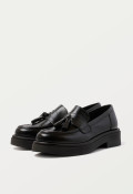Zapato mocasín borlas de mujer negro VAS 8311