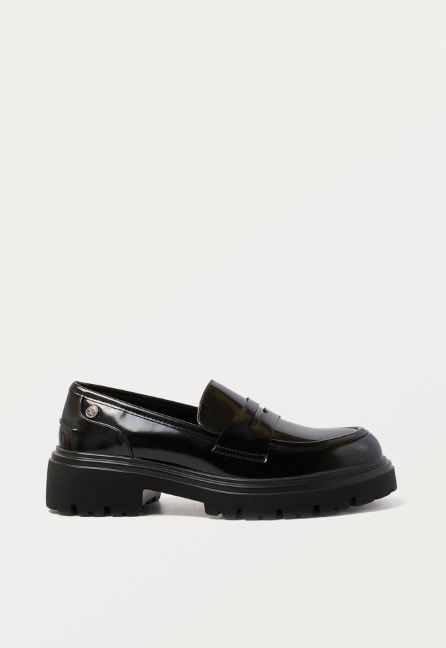 Zapato mocasín de mujer negro Xti 143297