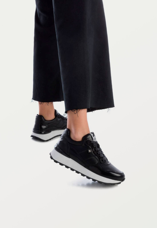 Deportivo de mujer negro Xti 143407