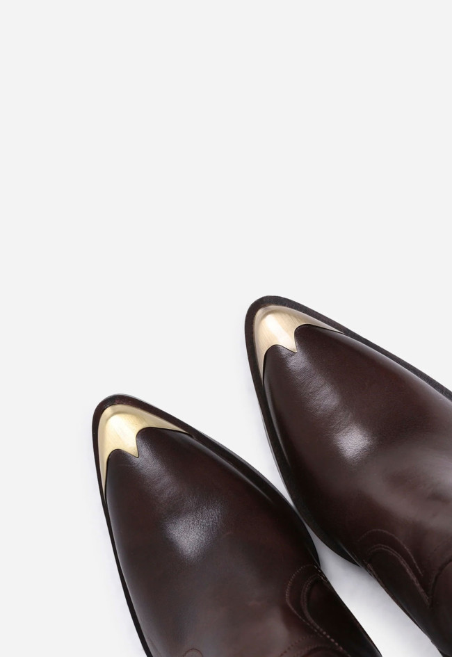 Bota alta de mujer Bronx New Americana en piel marrón con tacón alto y puntera dorada | Estilo western sofisticado