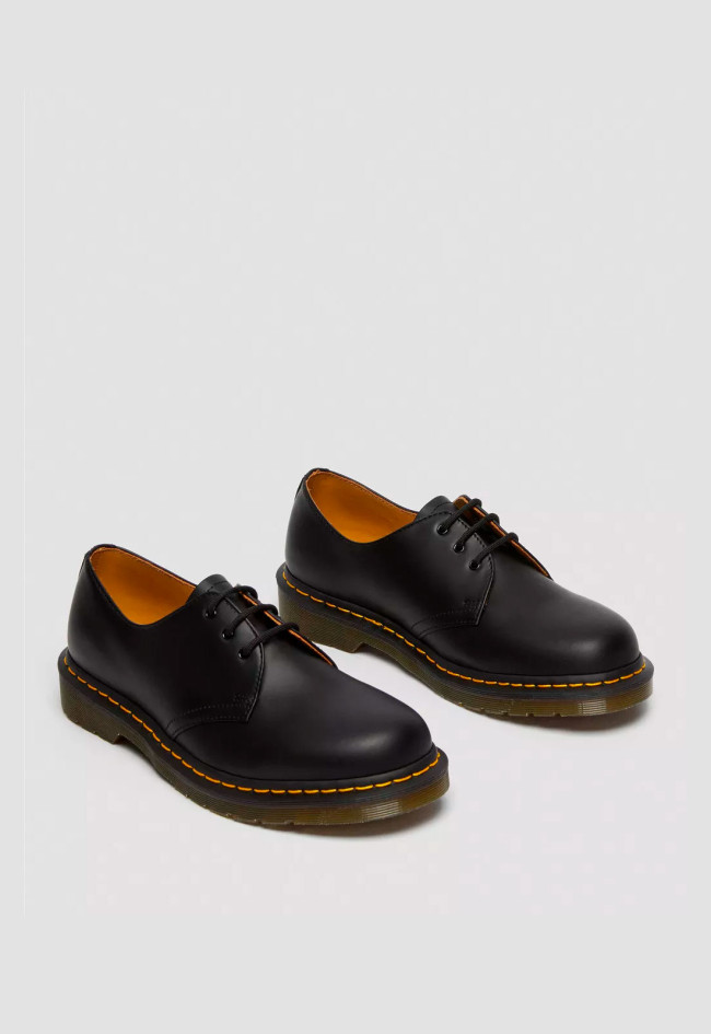 Zapato de hombre negro Dr Martens 1461