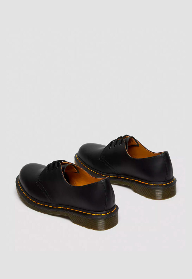 Zapato de hombre negro Dr Martens 1461