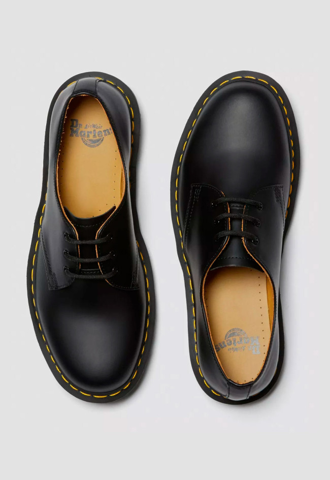 Zapato de hombre negro Dr Martens 1461