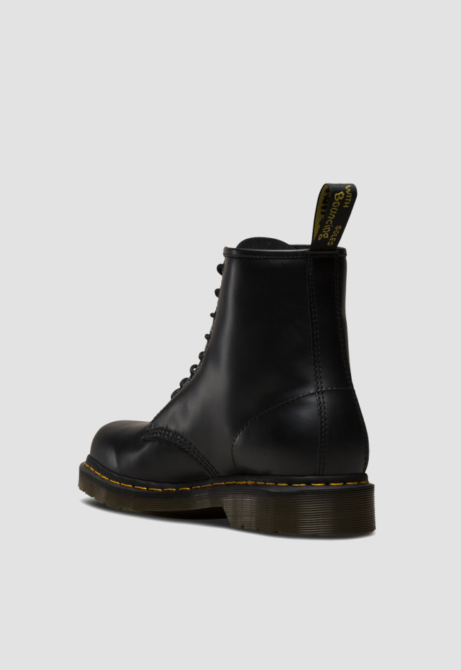 Botín militar de hombre negro Dr Martens 1460 smooth