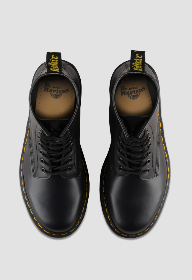 Botín militar de hombre negro Dr Martens 1460 smooth