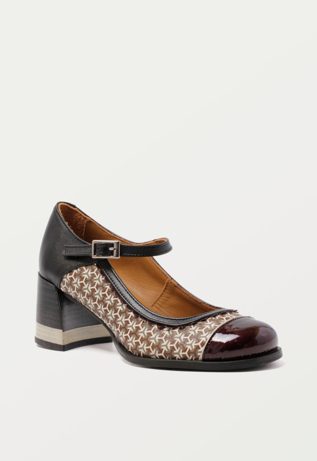 Zapato Mary Jane de mujer en piel burdeos con tacón medio y cierre de hebilla | Fabricado en España | Nemonic