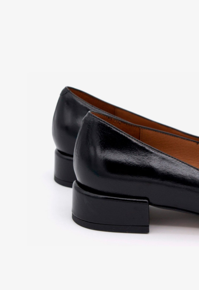 Zapato bailarina de mujer negro Ángel Alarcón 24514-610a