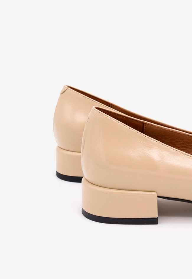 Bailarina de mujer beige Ángel Alarcón 24514-610a