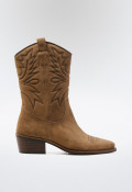 Bota cowboy de piel taupe para mujer GLO Deka | Elegancia western con tacón medio