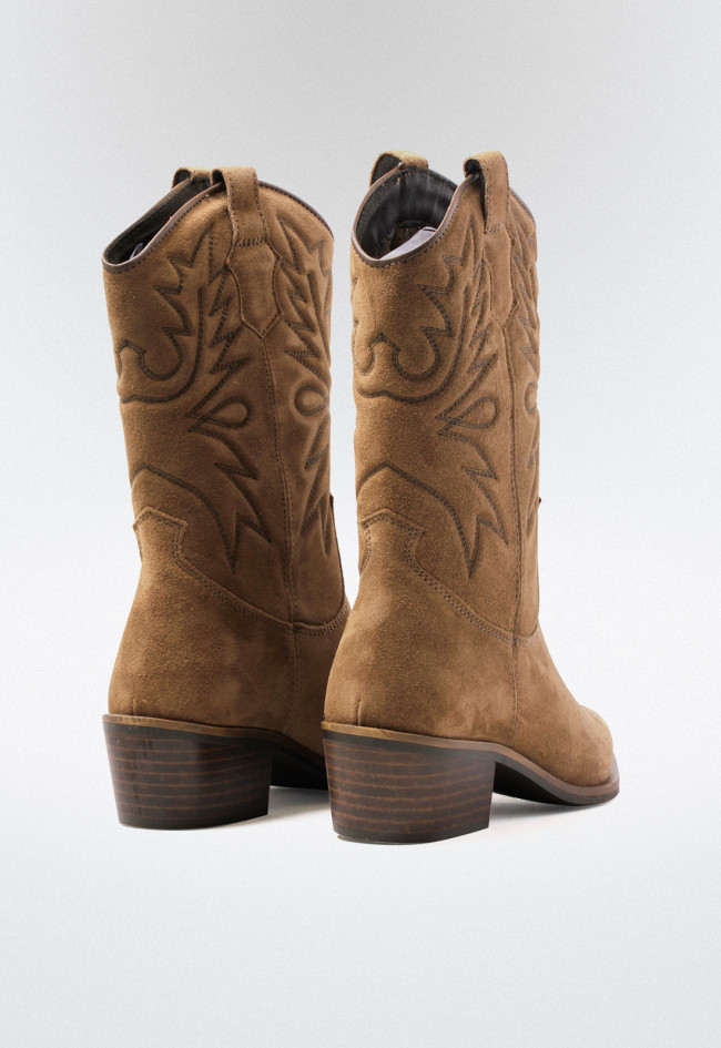 Bota cowboy de piel taupe para mujer GLO Deka | Elegancia western con tacón medio