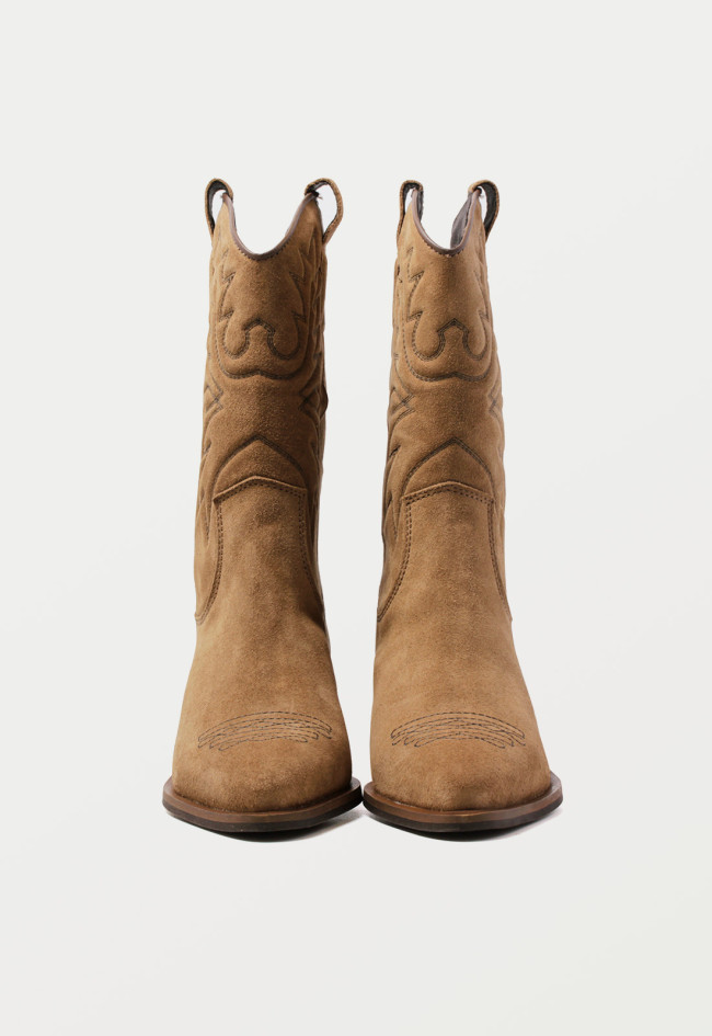 Bota cowboy de piel taupe para mujer GLO Deka | Elegancia western con tacón medio