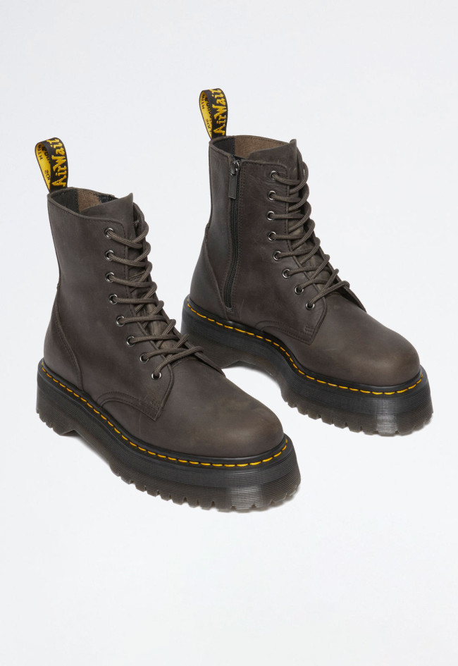 Botín militar de mujer gris Dr Martens jadon