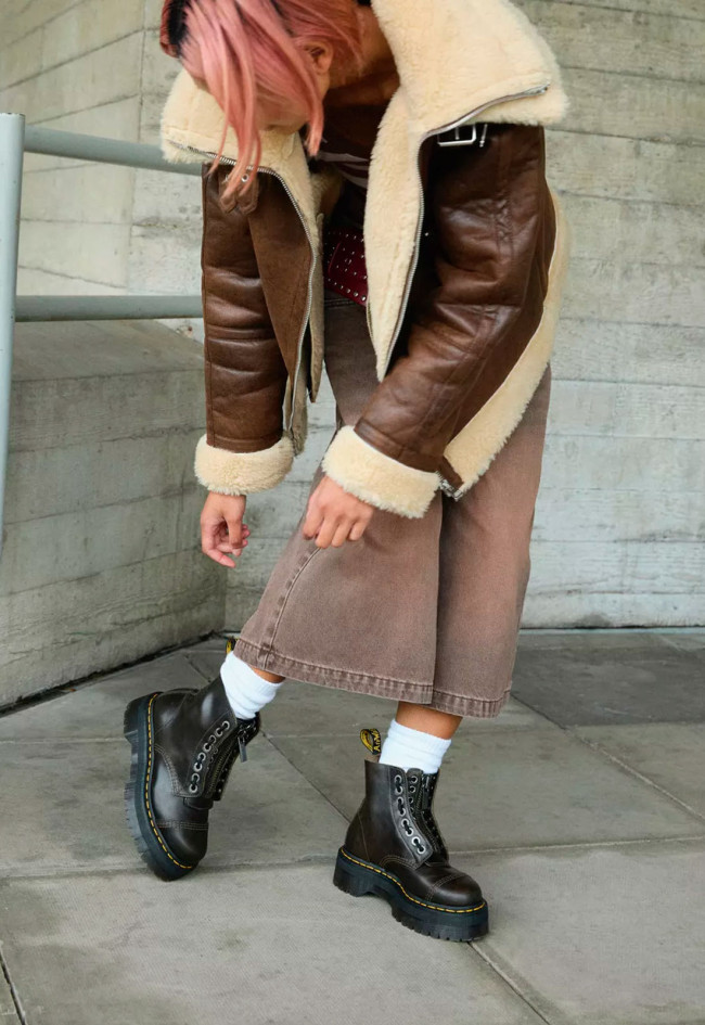 Botín militar de mujer negro Dr Martens sinclair