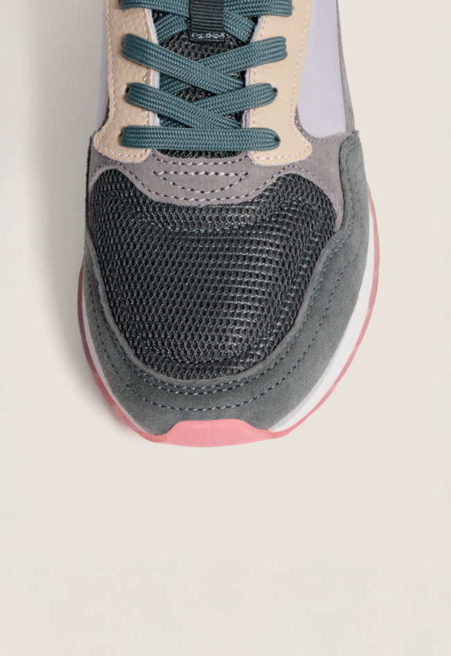 Zapatilla HOFF City Seoul para mujer con detalles retro y corte en piel