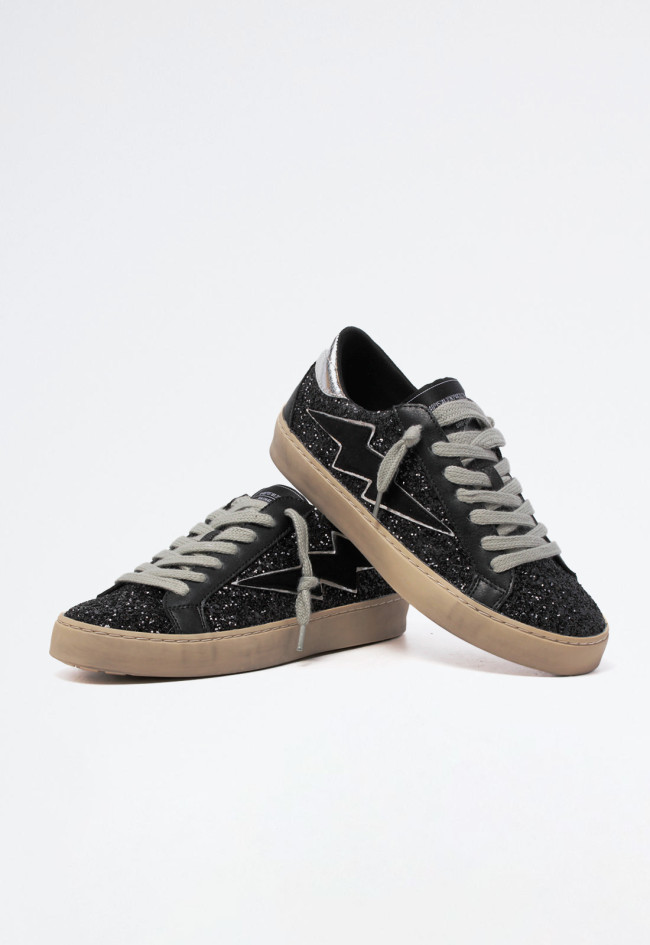 Zapatilla Why Pink? m4503 negra glitter con toque brillante y actitud urbana