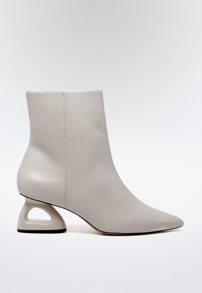 Botín tacón piel de mujer blanco Unique 2449-d