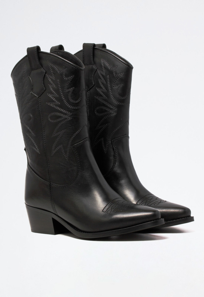 Bota cowboy en piel bordada mujer Glo 6600 color negro con sofisticación y carácter