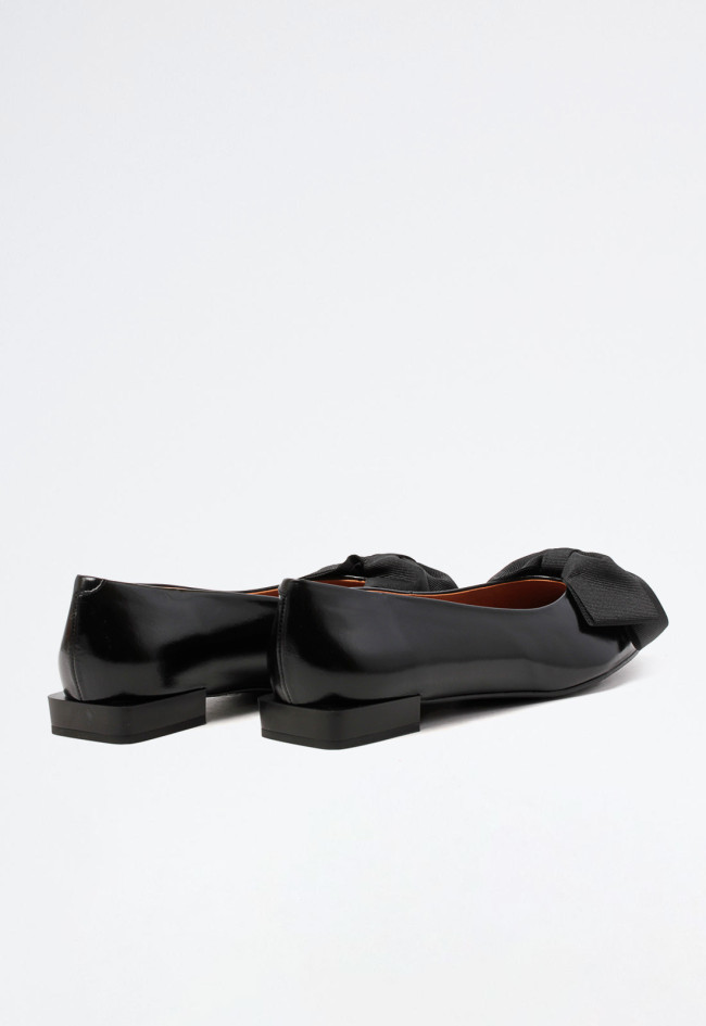 Zapato bailarina con lazo de mujer negro Alarcón 24631-530b