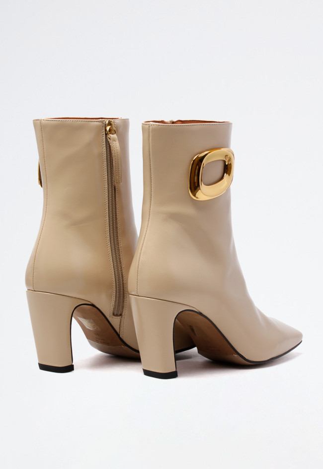 Botín tacón piel de mujer beige Alarcón 24562-795e