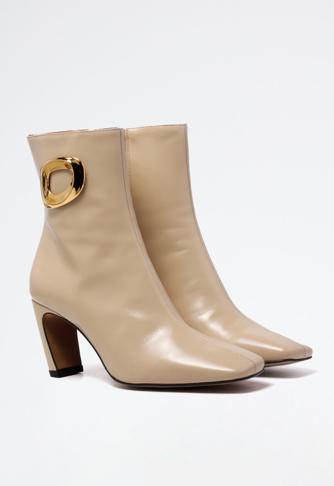 Botín tacón piel de mujer beige Alarcón 24562-795e