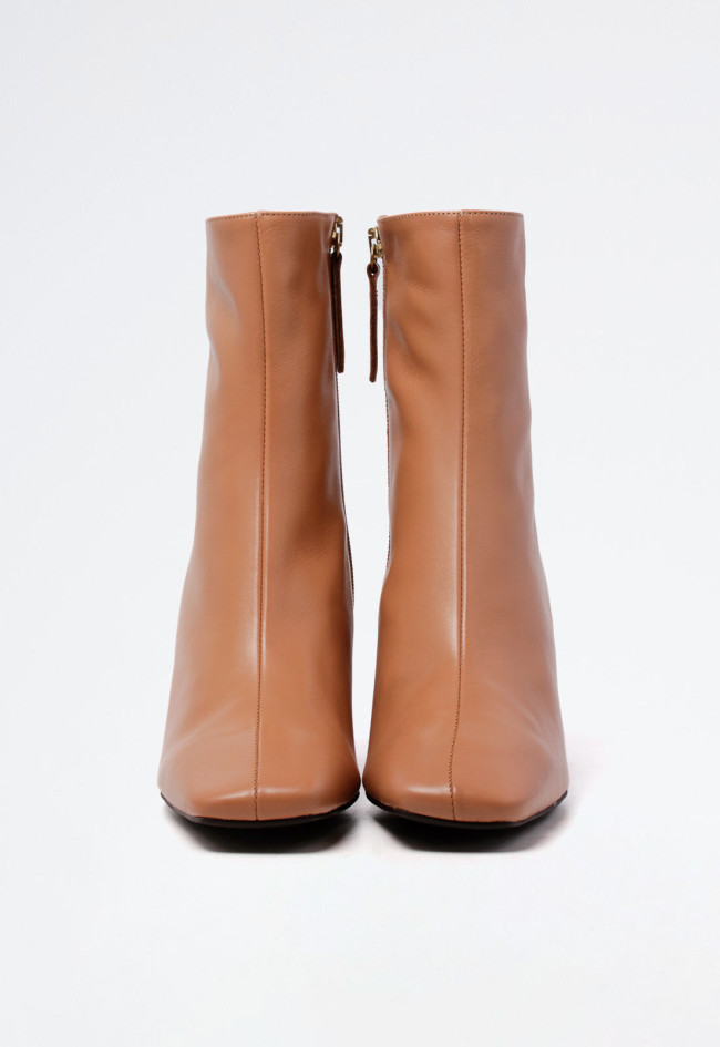 Botín tacón cuadrado piel de mujer camel Alarcón 24559-795c