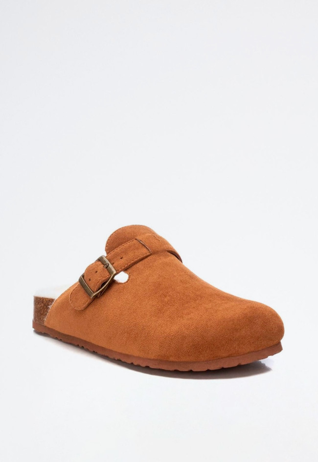 Zueco con pelo de mujer camel Xti 143240