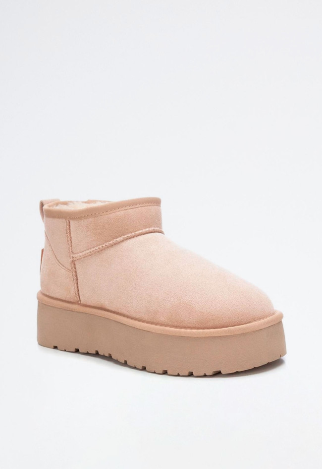Botín australiano de mujer XTI en antelina beige con plataforma y certificado vegano | Comodidad cálida y tendencia Xti 142212