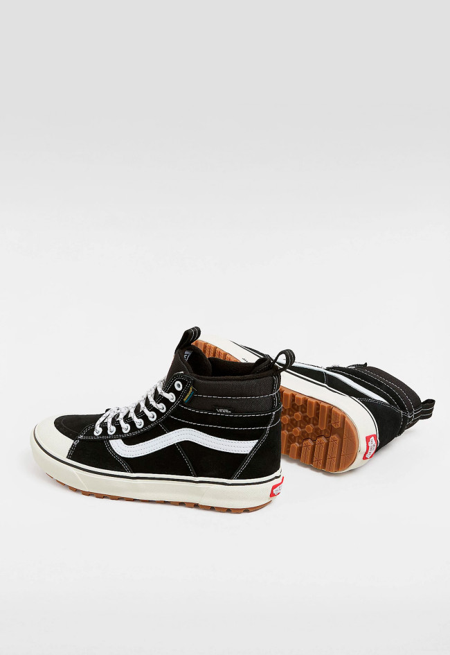 Deportivo de hombre negro VANS mte sk8-hi waterproof black/true white