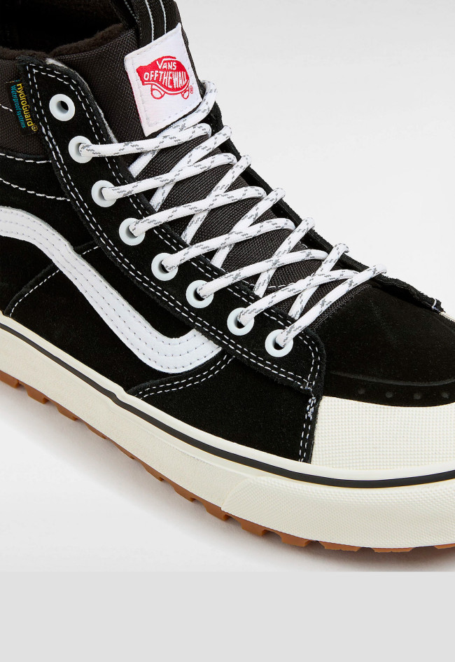 Deportivo de hombre negro VANS mte sk8-hi waterproof black/true white