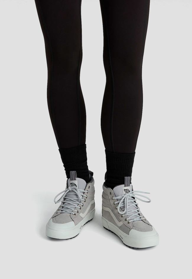 Deportivo de mujer gris VANS mte sk8-hi waterproof gray