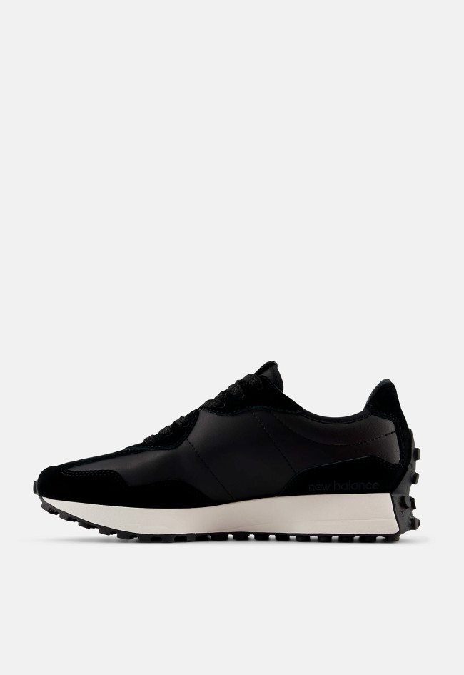 Deportivo de hombre negro New Balance u327li