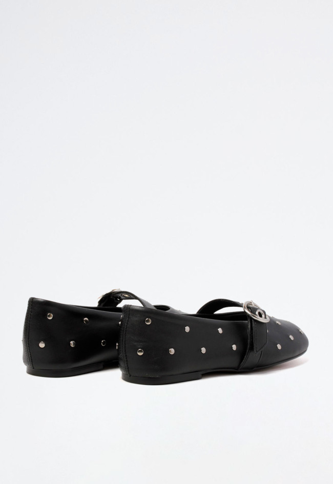 Zapato bailarina con tachas de mujer negro VAS 9708
