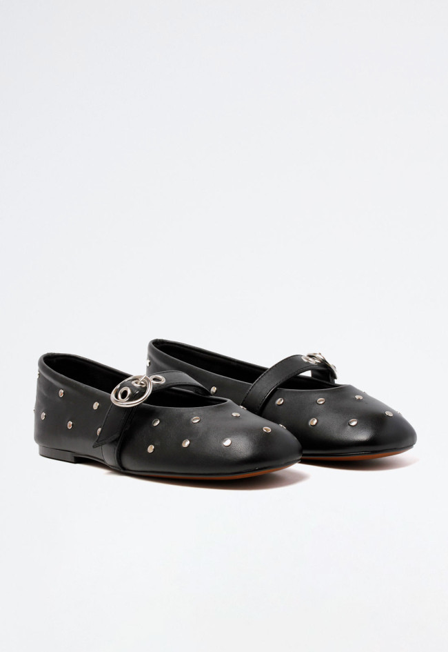 Zapato bailarina con tachas de mujer negro VAS 9708