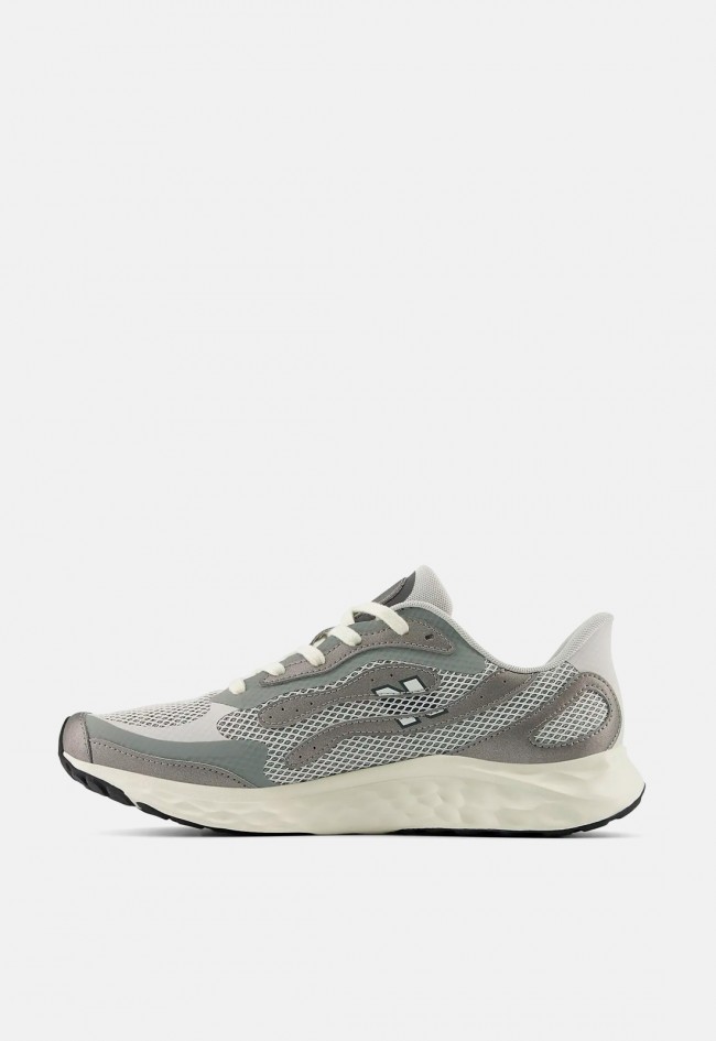 Deportivo de hombre gris New Balance maristg4