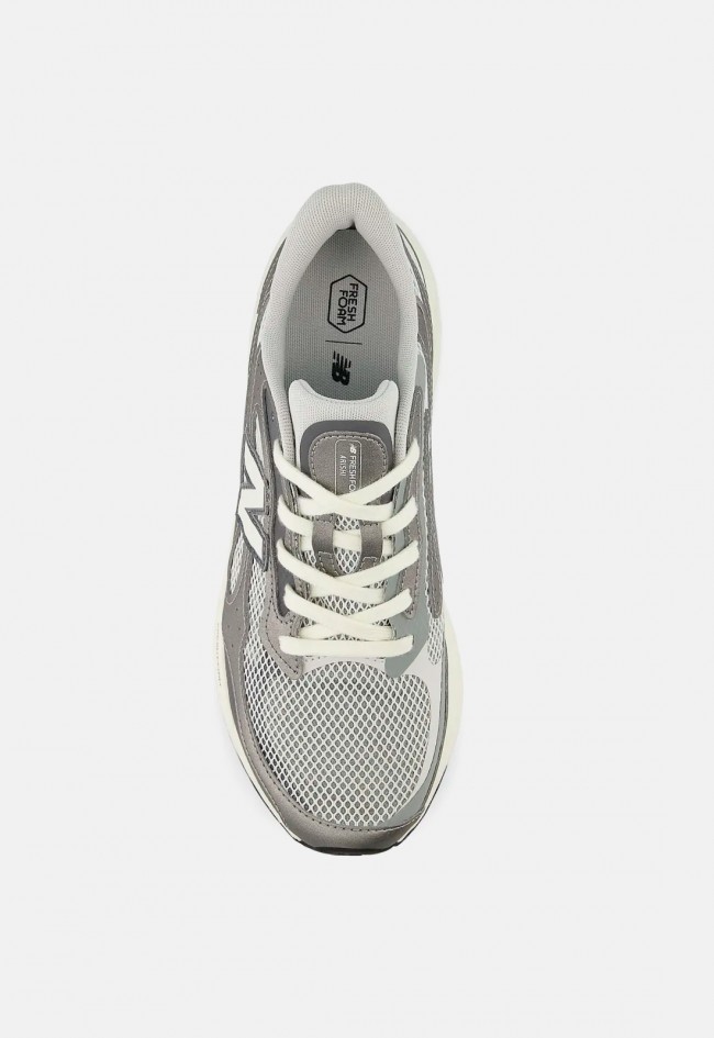 Deportivo de hombre gris New Balance maristg4