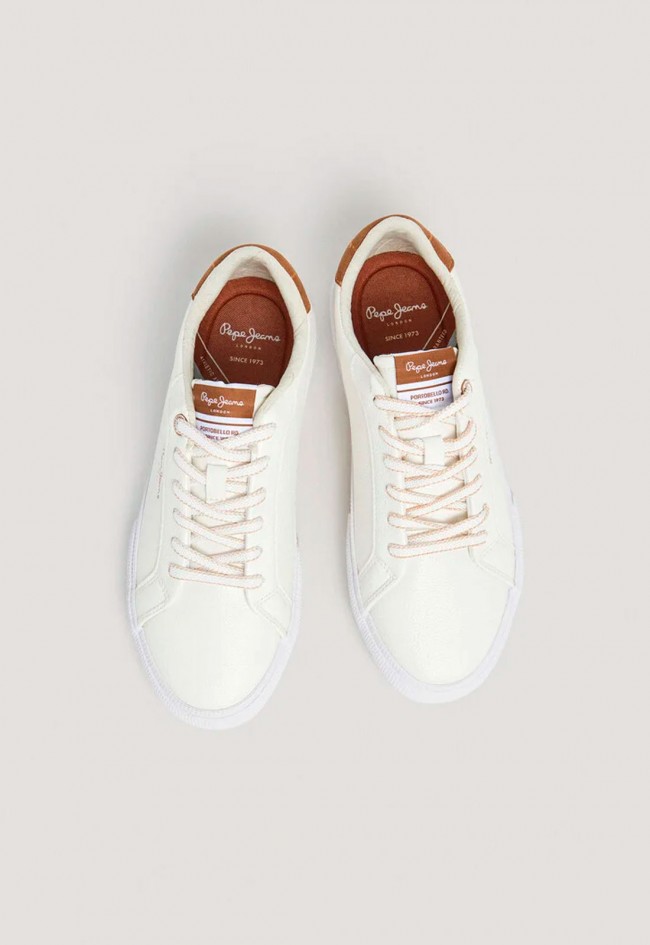 Zapatillas blancas de mujer efecto piel – estilo urbano y logo termosellado | PEPE JEANS PLS31445